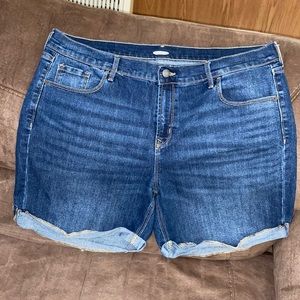 Woman’s old navy denim shorts size 16